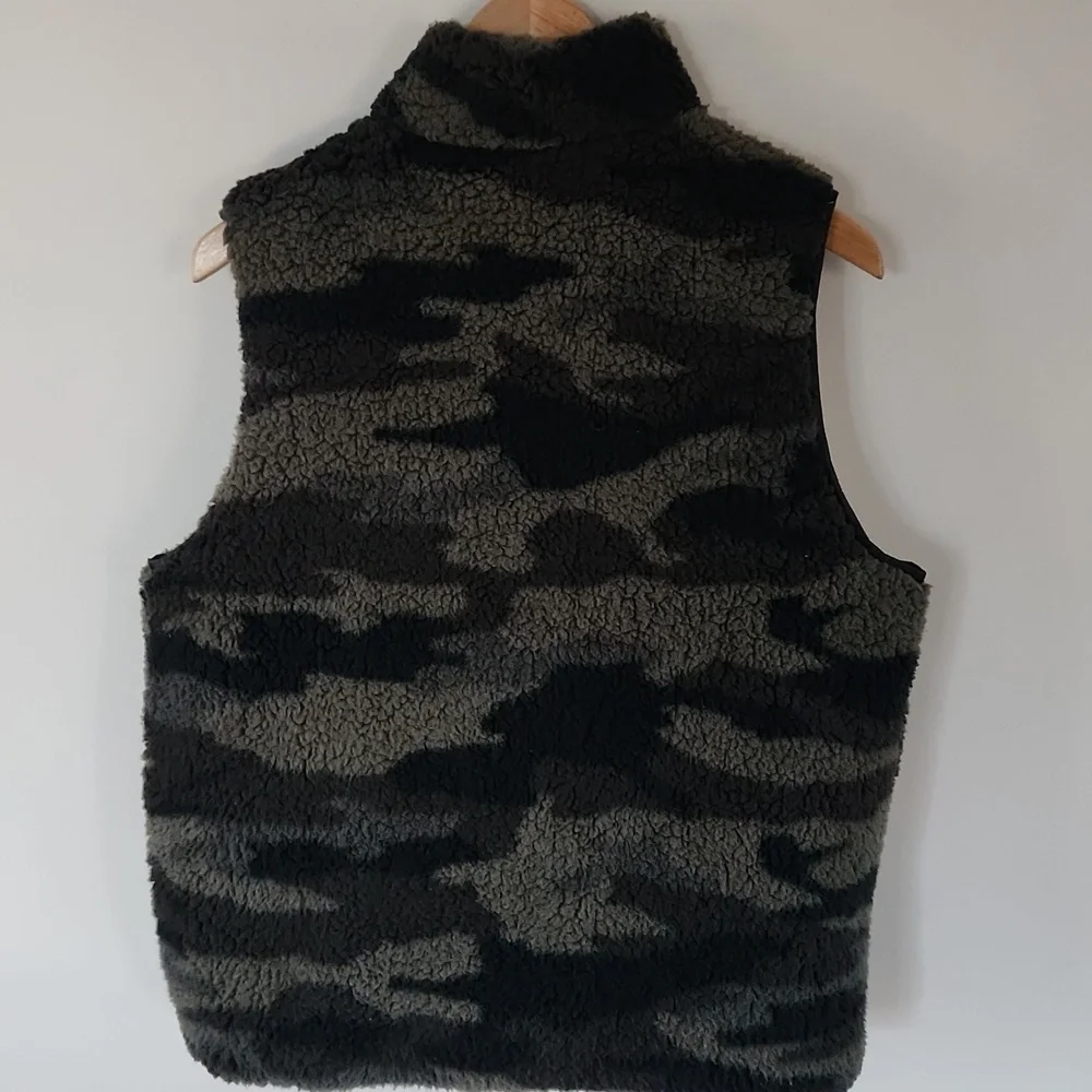 NWOT Abercrombie Reversible Sherpa Vest